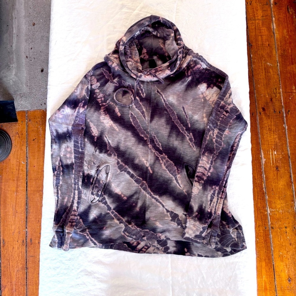 Betsey Johnson Vintage Tie Dye Cowl Neck Sweatshirt Size Medium